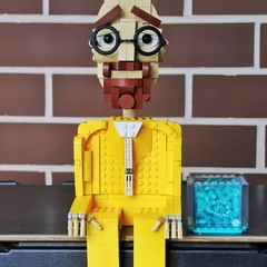 Model lalki z Lego